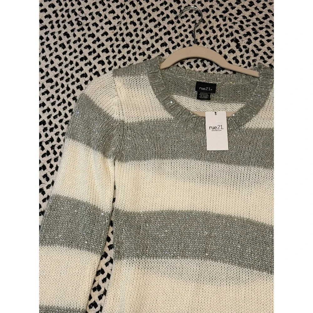 Rue21 Silver White Striped Sequin Knit Long Sleeve Womens Small Sweater Pullover